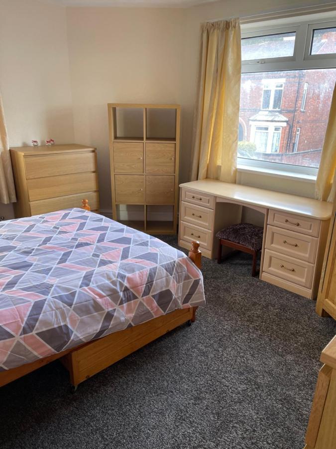 Spacious, Sleeps 17, 3 Bathrooms, Parking, Μάνσφιλντ Εξωτερικό φωτογραφία