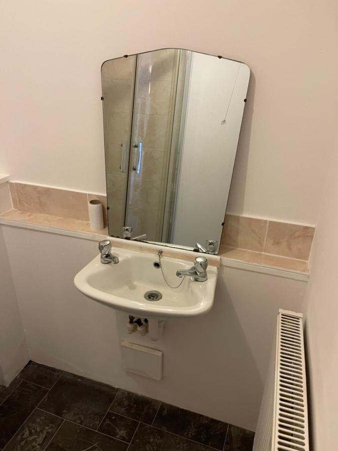 Spacious, Sleeps 17, 3 Bathrooms, Parking, Μάνσφιλντ Εξωτερικό φωτογραφία