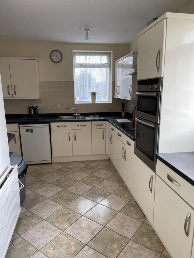 Spacious, Sleeps 17, 3 Bathrooms, Parking, Μάνσφιλντ Εξωτερικό φωτογραφία