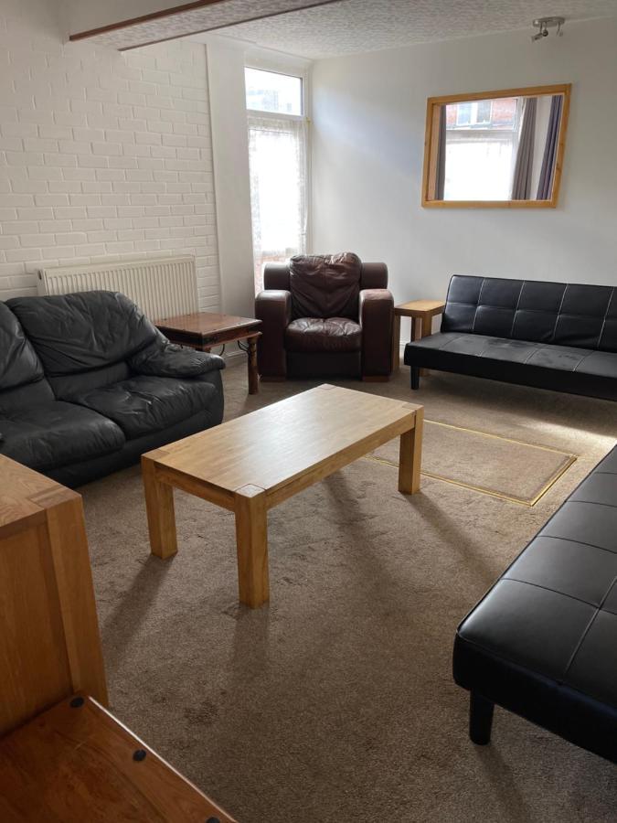 Spacious, Sleeps 17, 3 Bathrooms, Parking, Μάνσφιλντ Εξωτερικό φωτογραφία