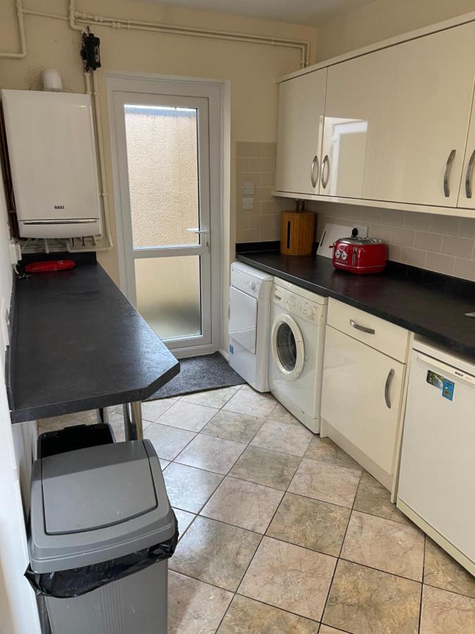 Spacious, Sleeps 17, 3 Bathrooms, Parking, Μάνσφιλντ Εξωτερικό φωτογραφία