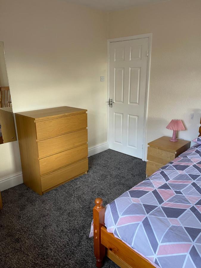 Spacious, Sleeps 17, 3 Bathrooms, Parking, Μάνσφιλντ Εξωτερικό φωτογραφία