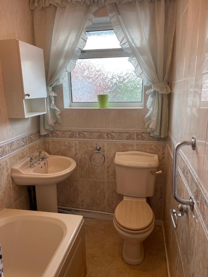 Spacious, Sleeps 17, 3 Bathrooms, Parking, Μάνσφιλντ Εξωτερικό φωτογραφία