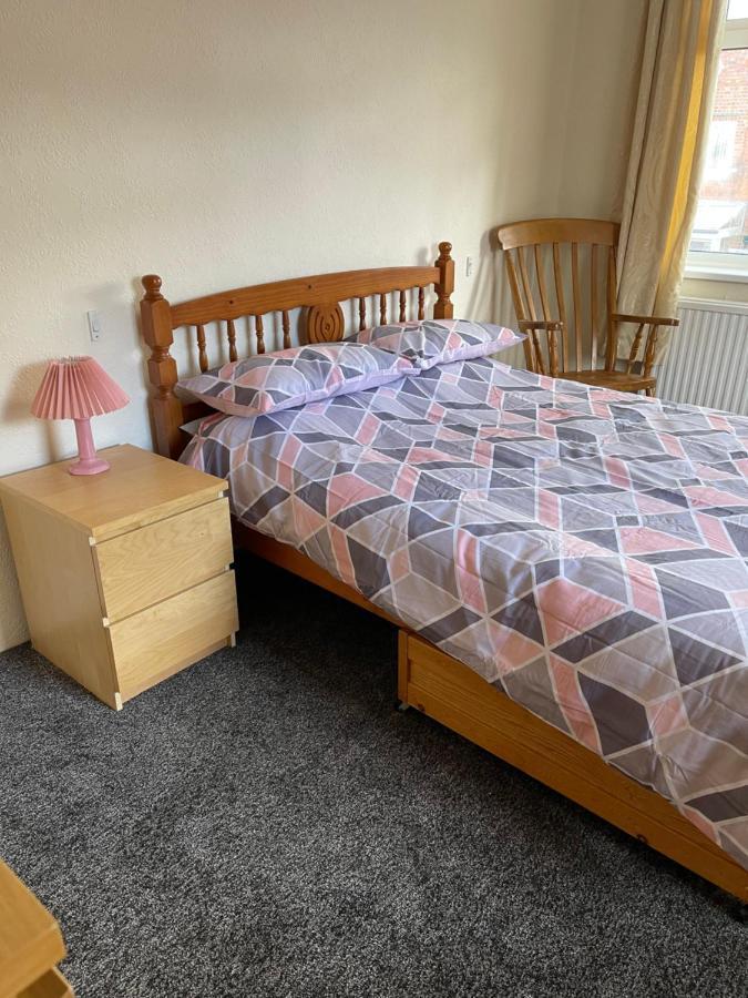 Spacious, Sleeps 17, 3 Bathrooms, Parking, Μάνσφιλντ Εξωτερικό φωτογραφία