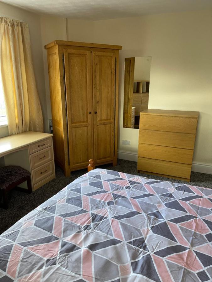 Spacious, Sleeps 17, 3 Bathrooms, Parking, Μάνσφιλντ Εξωτερικό φωτογραφία