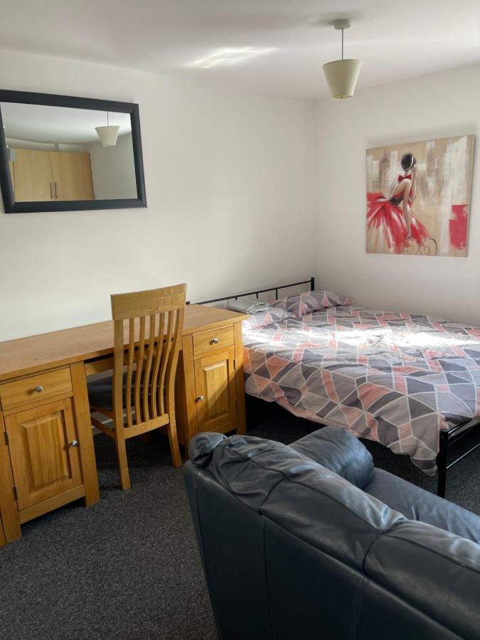 Spacious, Sleeps 17, 3 Bathrooms, Parking, Μάνσφιλντ Εξωτερικό φωτογραφία