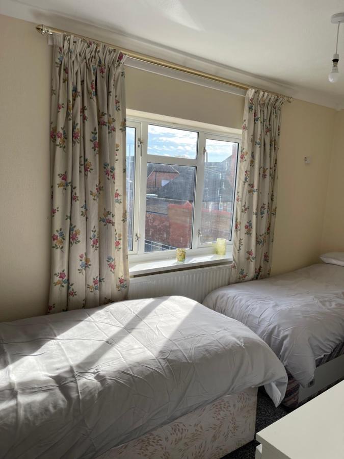 Spacious, Sleeps 17, 3 Bathrooms, Parking, Μάνσφιλντ Εξωτερικό φωτογραφία